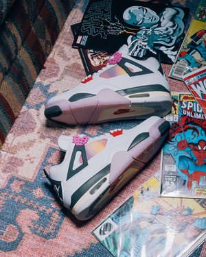 Air Jordan 4 Retro 'Comic' - Off White/Fire Pink