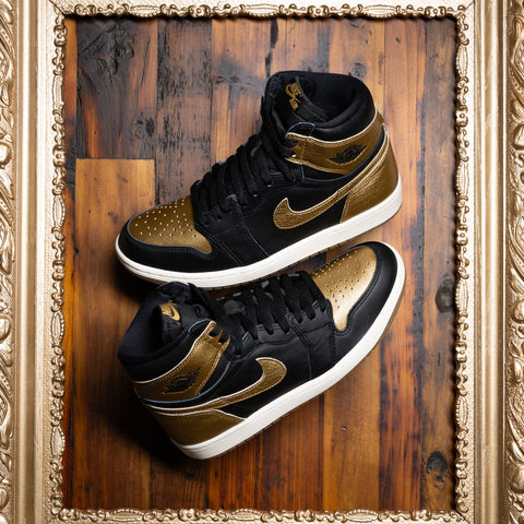 Air Jordan 1 Retro High OG - Black/Metallic Gold