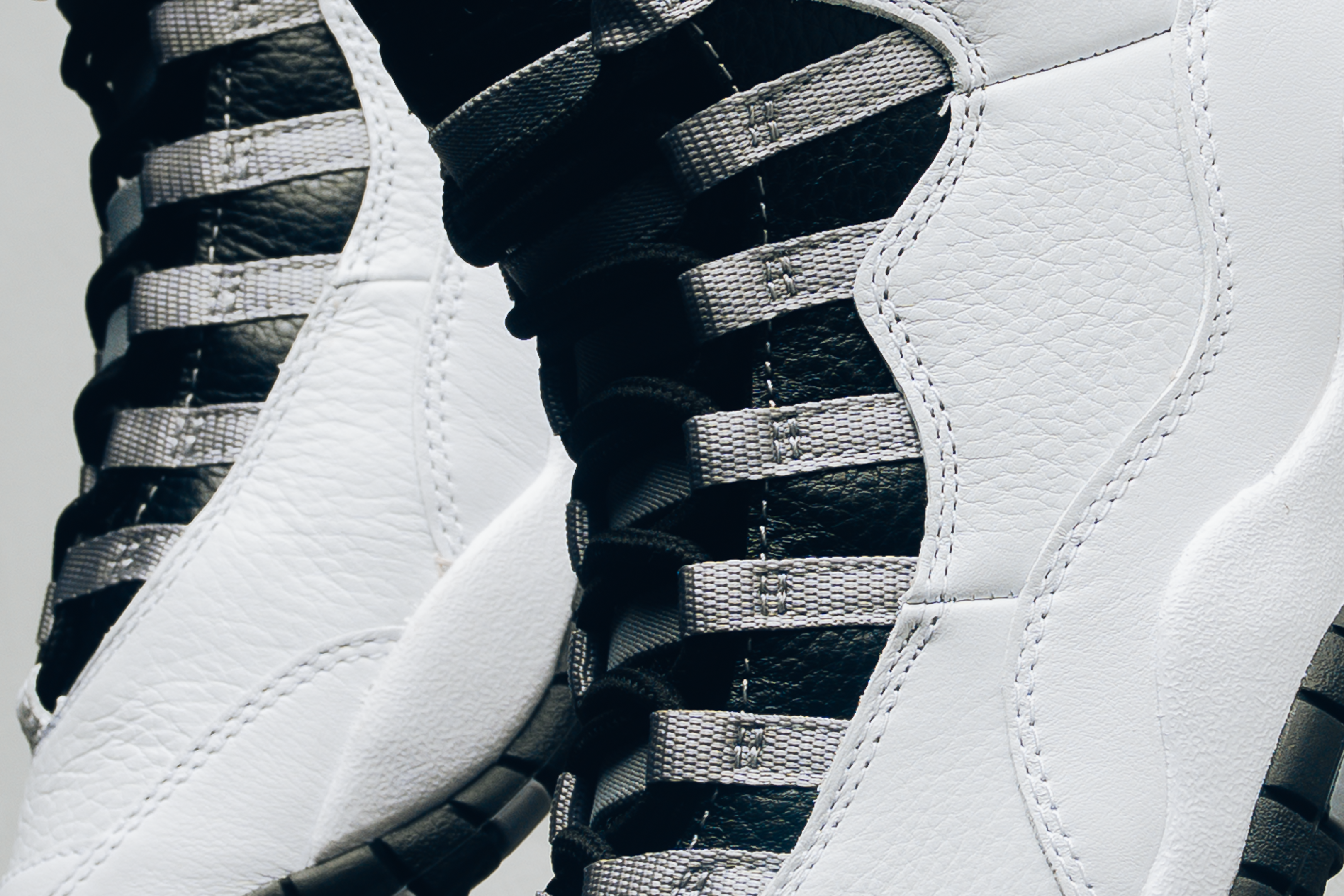 white jordans size 10