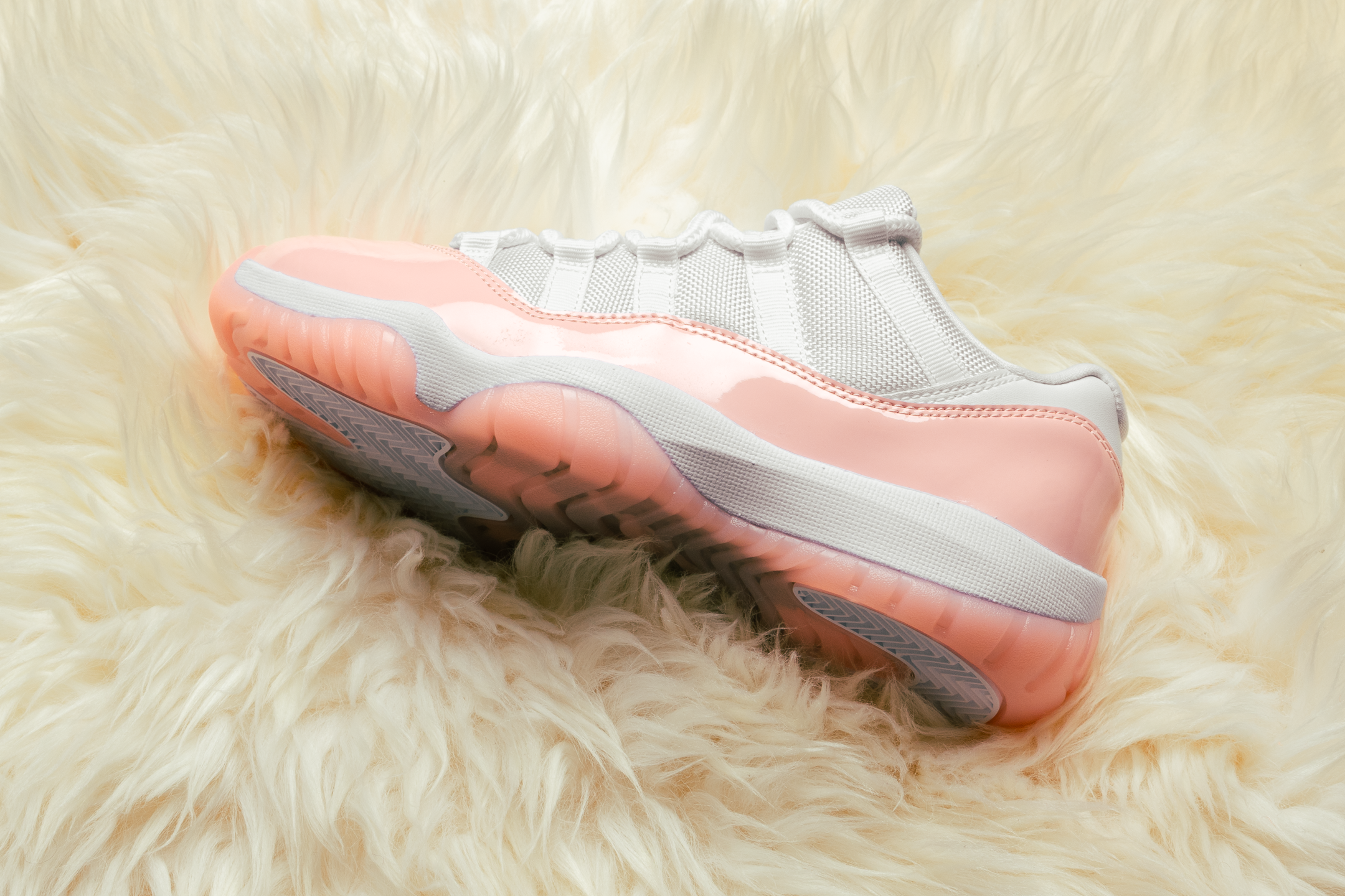 jordan 11 low wmns