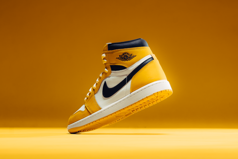 Retro jordan 1 yellow 2025 and black