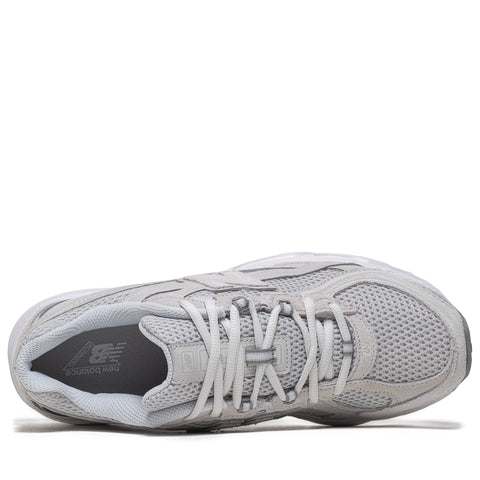New Balance 740 - Grey/Reflection