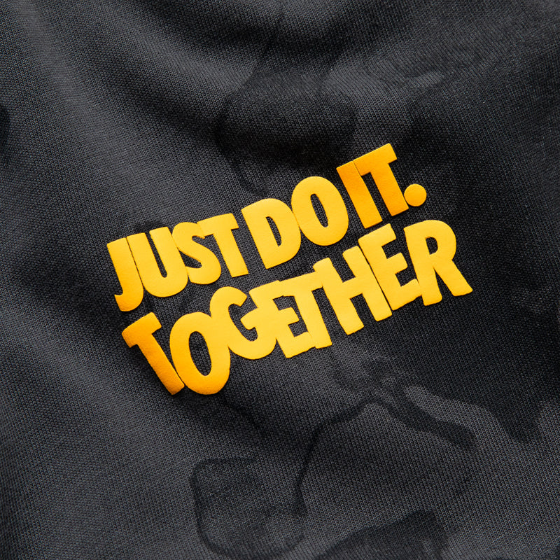 Nike Kids of Immigrants Tシャツ Anthracite Sneaker Politics