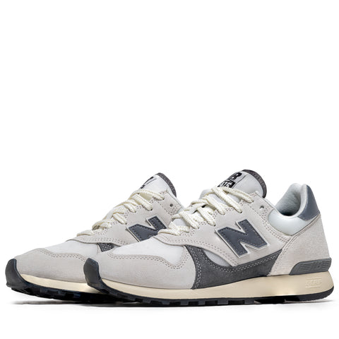 New Balance 670 Sea Blue Sneaker Politics