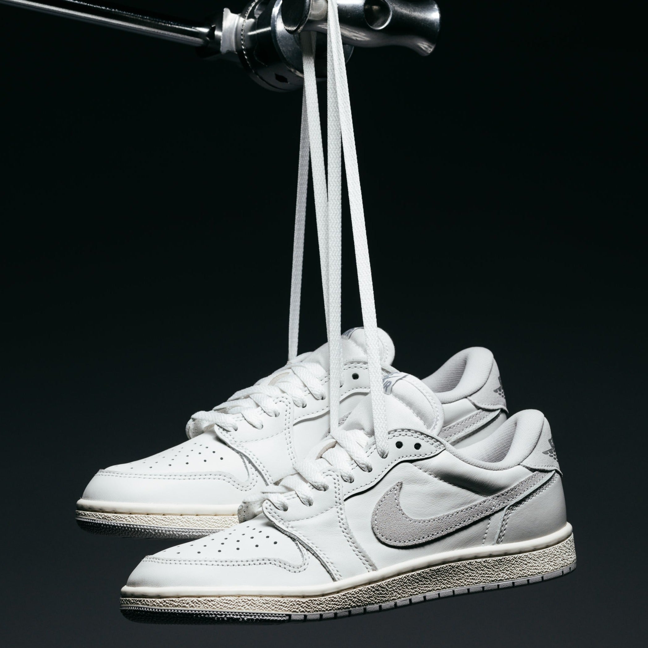 Air jordan 1 low on sale politics