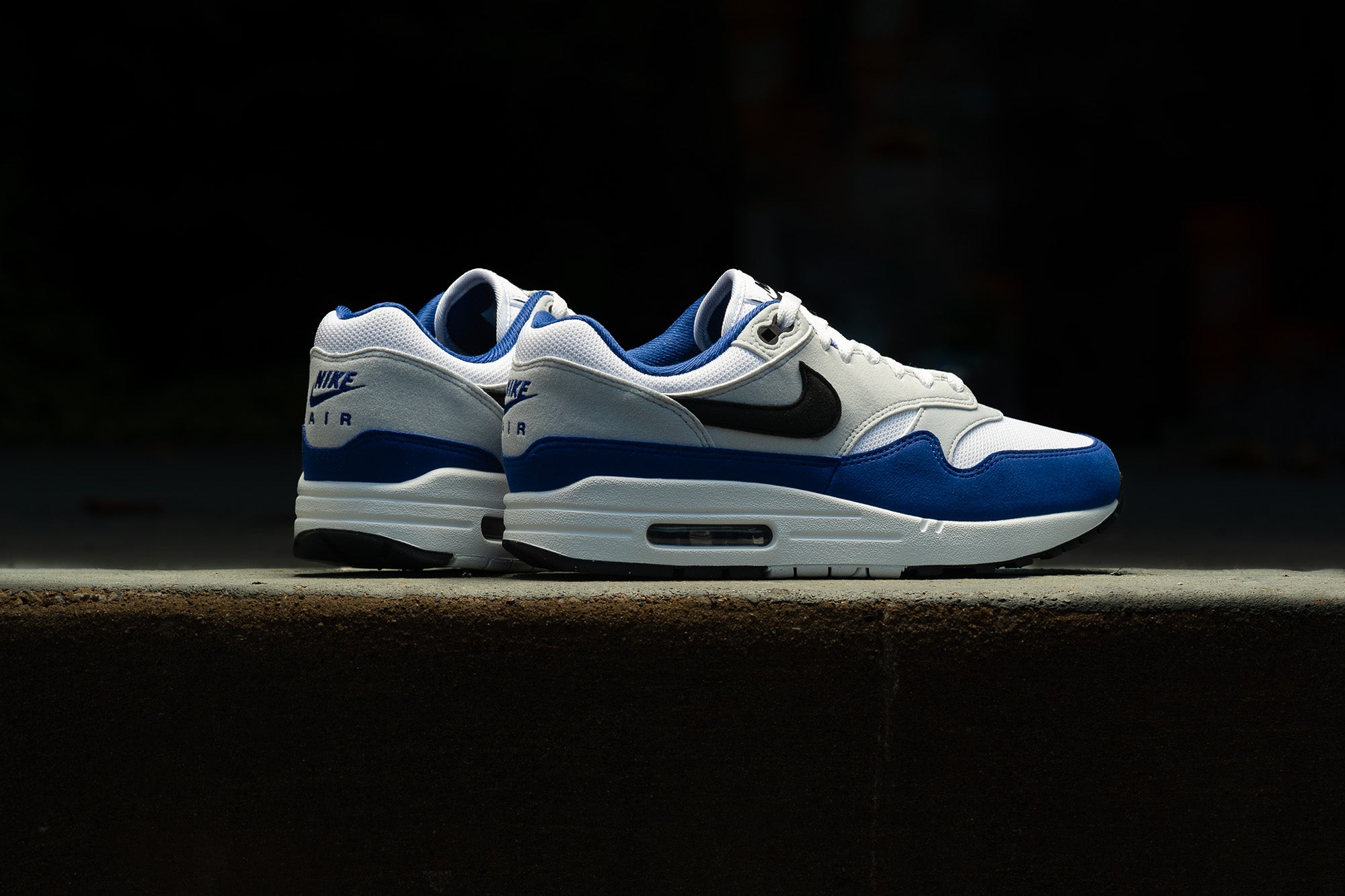 Royal blue and on sale white air max