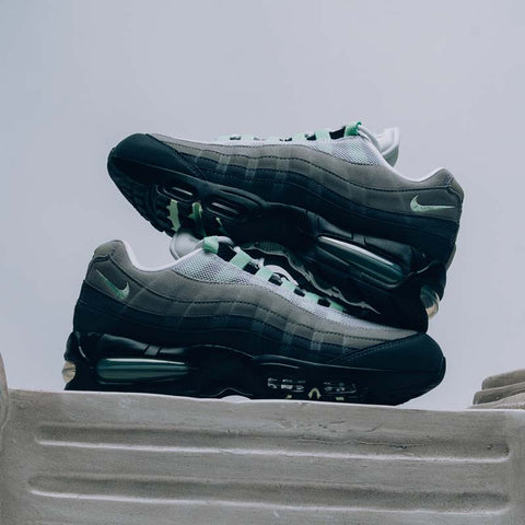 Women's Nike Air Max 95 OG - Black/Fresh Mint