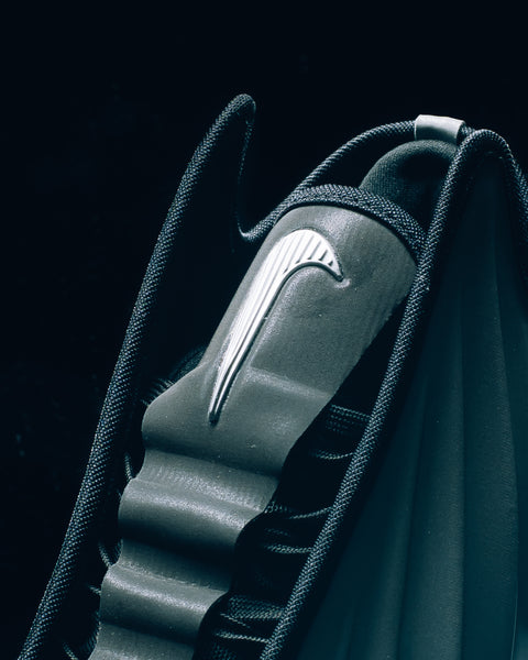 nike air max metallic silver backpack Nike, Unisex, Varsity Elite (32L), Black/Black/Metallic Silver, One Size : Sports & Outdoors Top zippered pocket is plush lined to protect laptops Nike Air Max Moto 2K