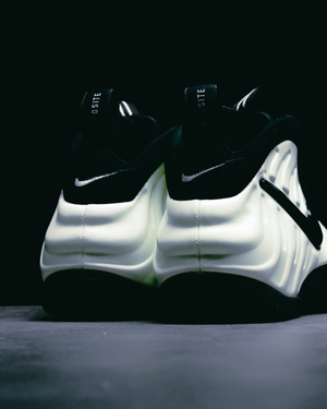 Nike Air Foamposite Pro Premium 'Glow In The Dark' - Summit White/Black
