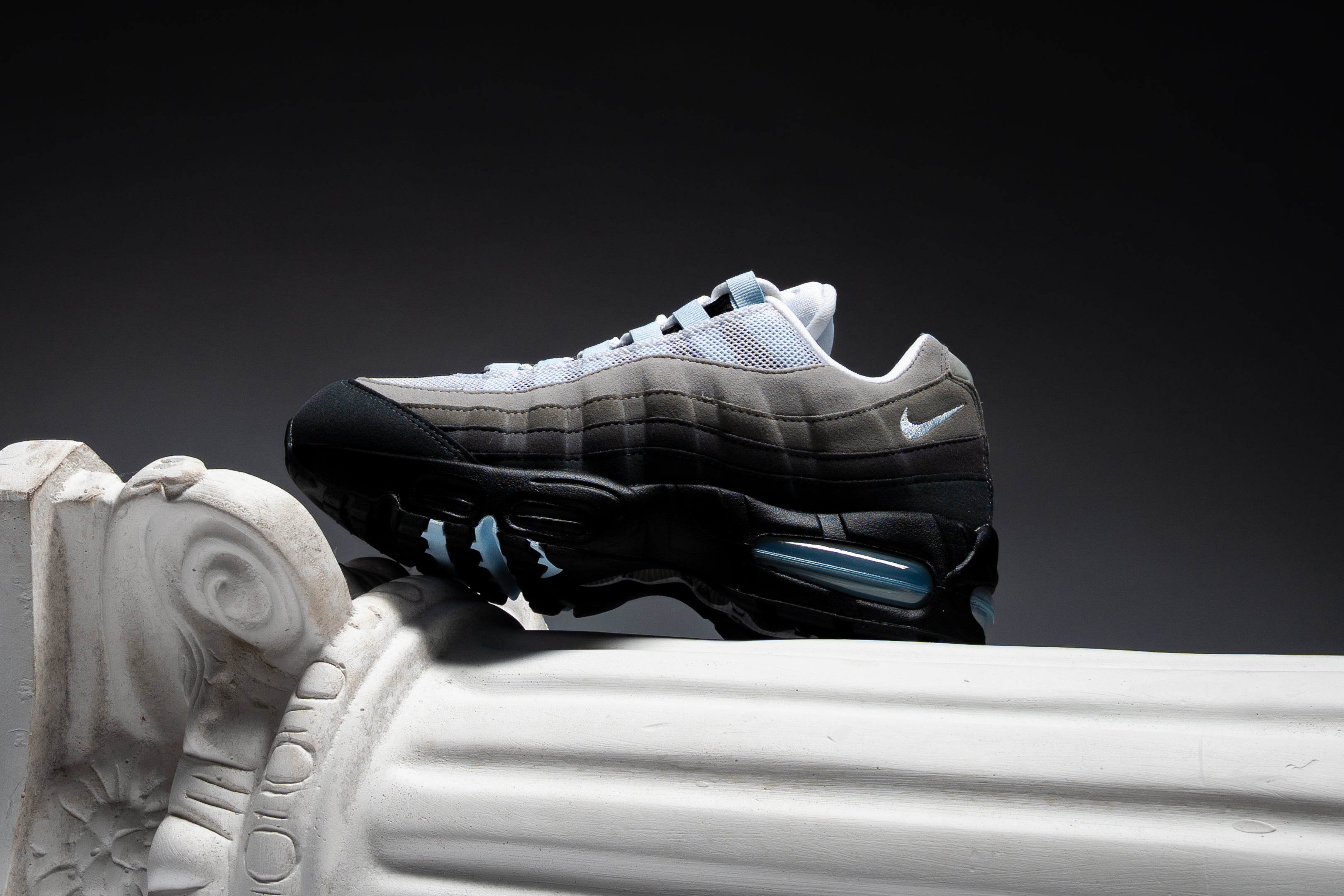 靴 Nike Women's Air Max 95 OG Blue Tint Women's Nike Air Max 95 OG Blue Tint In-Store Release