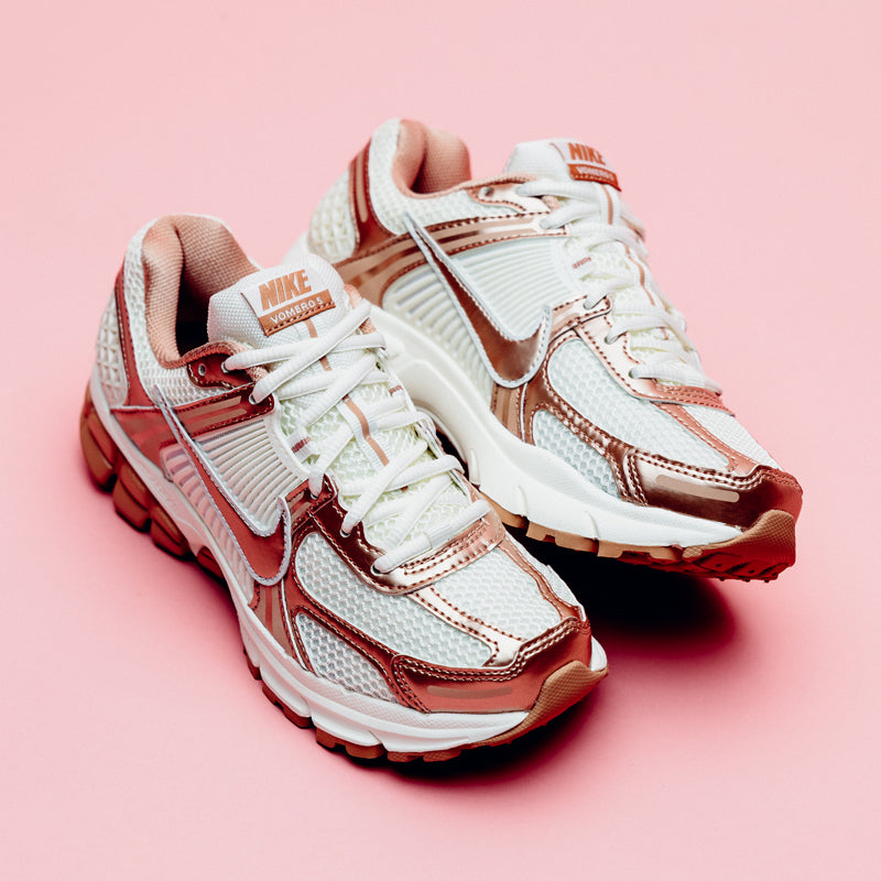 ローズ5 Sneaker Politics