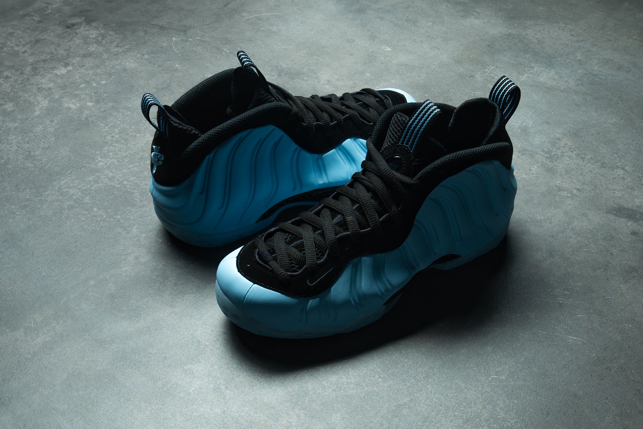 black and blue foamposites release date