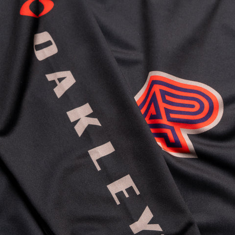 Albino & Preto x Oakley Entanglement Rashguard L/S Tee - Black/Concrete