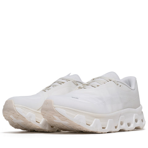 POST ARCHIVE FACTION x On Cloudmonster Hyper - White/White