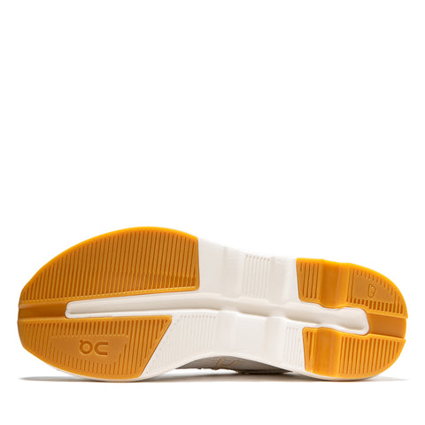 Women's On Cloudzone Moon - Ivory/Putty