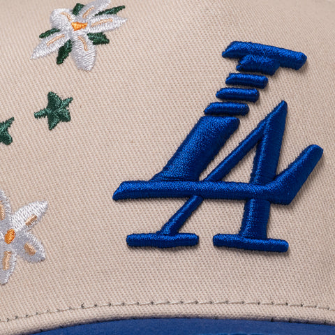 Reference Paradise LA Floral Snapback - Cream/Blue