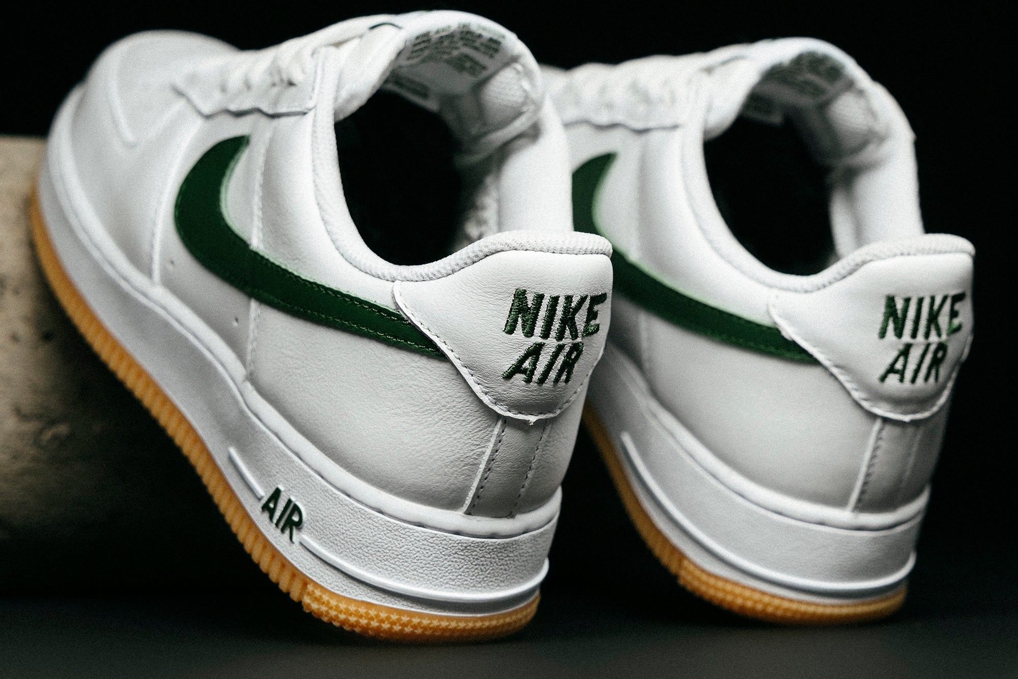 luminous green nike air force 1