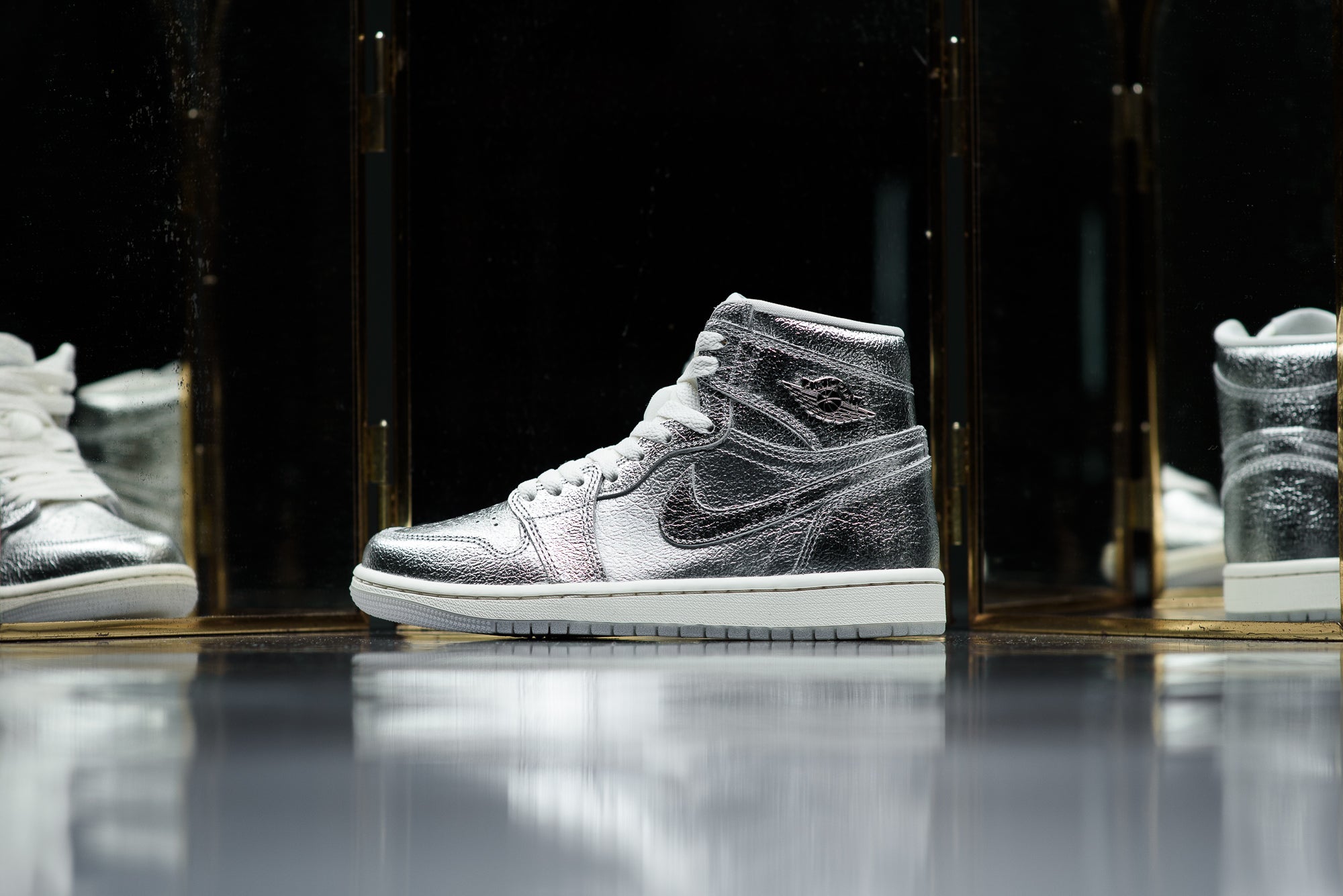 Air jordan 1 chrome 2025