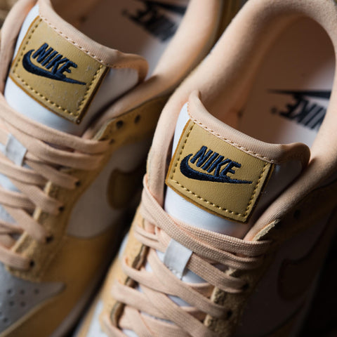 Chaussures et baskets femme Nike W Dunk Low LX Celestial Gold/ Wheat  Gold-Sail